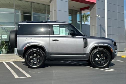 2023 Land Rover Defender 90 SE