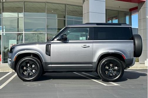 2023 Land Rover Defender 90 SE