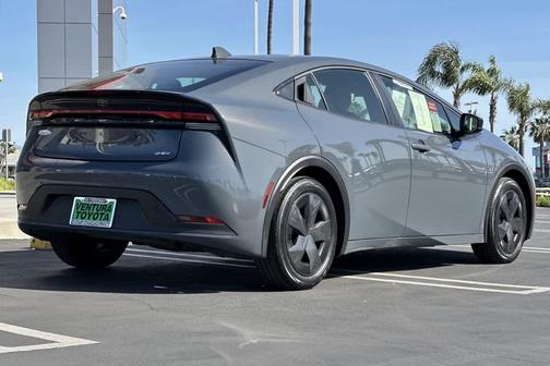 2025 Toyota Prius LE