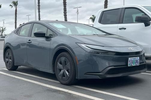2025 Toyota Prius LE