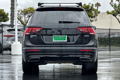 Deep Black Pearl 2020 Volkswagen Tiguan 2.0T SE R-Line Black 4MOTION