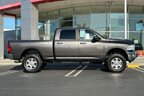 2017 RAM 2500 Big Horn Crew Cab 4x4 6'4' Box