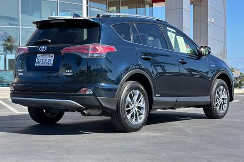 2018 Toyota RAV4 Hybrid XLE