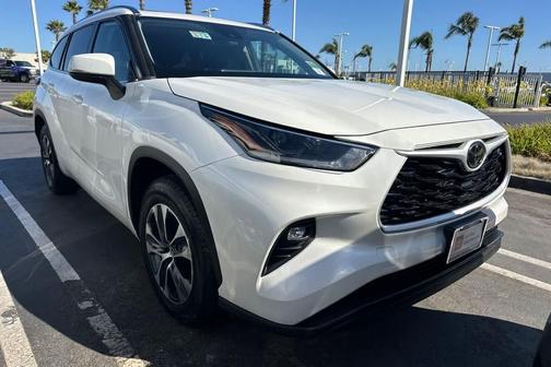 Blizzard Pearl 2021 Toyota Highlander XLE