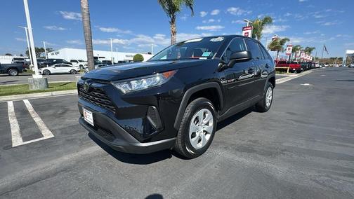 2022 Toyota RAV4 LE