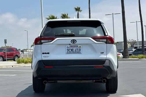 2022 Toyota RAV4 LE