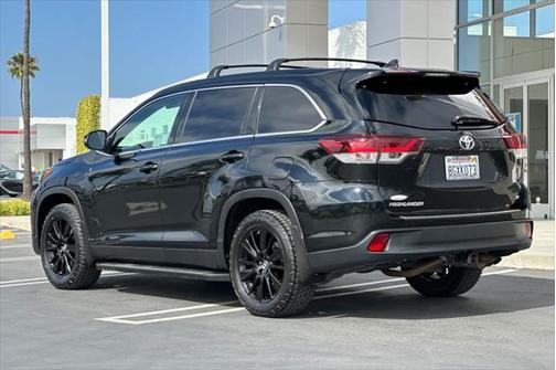 2019 Toyota Highlander SE