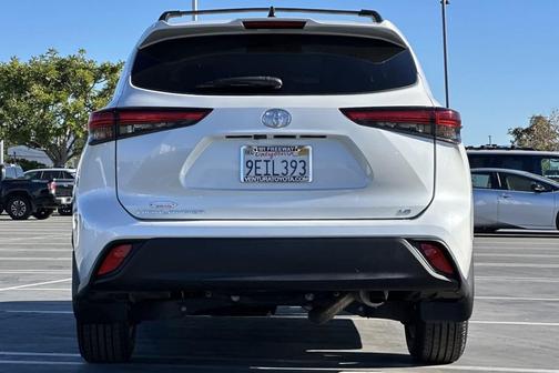 2023 Toyota Highlander LE
