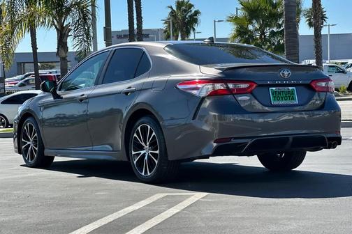 2020 Toyota Camry SE