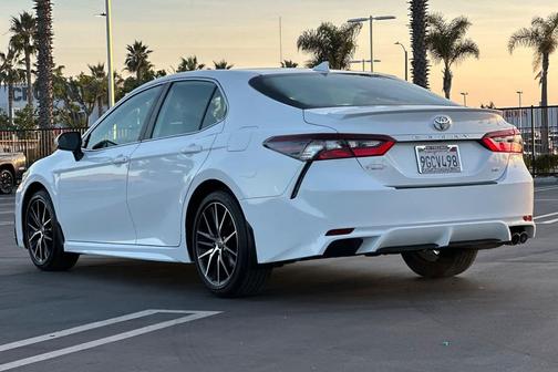 2023 Toyota Camry SE