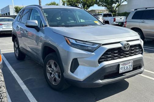 2022 Toyota RAV4 XLE