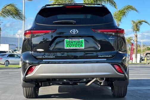 2026 Toyota Highlander Hybrid Platinum