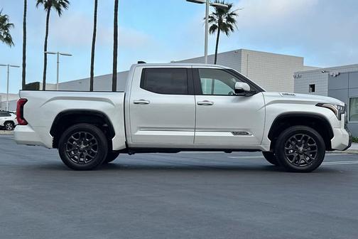 2026 Toyota Tundra Hybrid Platinum