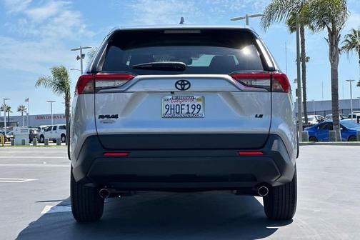 2023 Toyota RAV4 LE