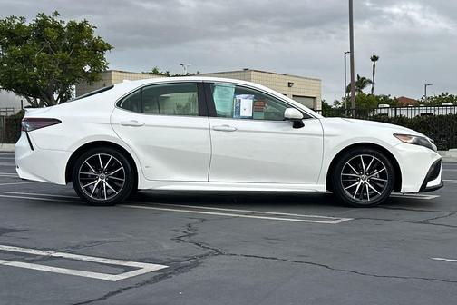 2021 Toyota Camry SE