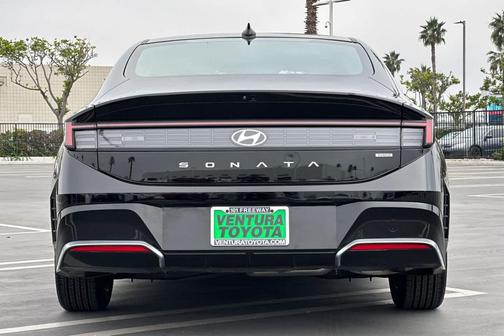 2025 Hyundai SONATA Hybrid SE