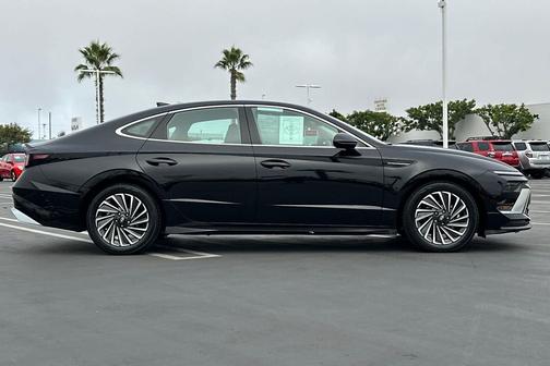 2025 Hyundai SONATA Hybrid SE
