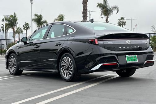 2025 Hyundai SONATA Hybrid SE