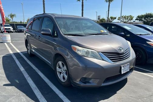 2013 Toyota Sienna LE