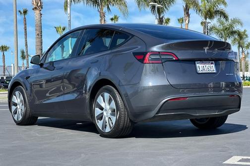 Deep Blue Metallic 2023 Tesla Model Y AWD