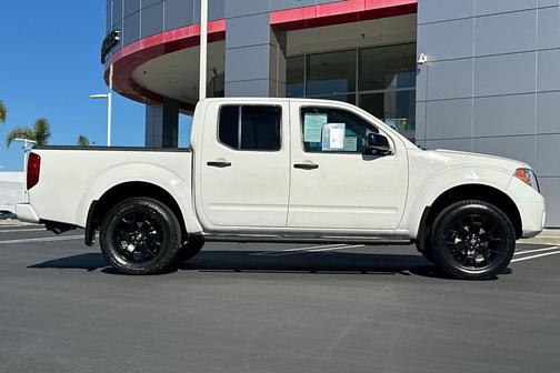 2021 Nissan Frontier SV