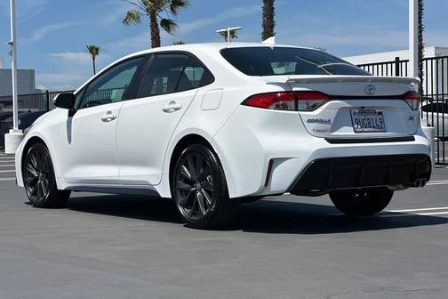 Ice Cap 2025 Toyota Corolla SE