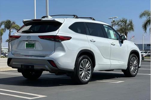 2022 Toyota Highlander Platinum
