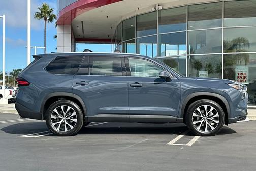 2026 Toyota Grand Highlander Hybrid Limited MAX