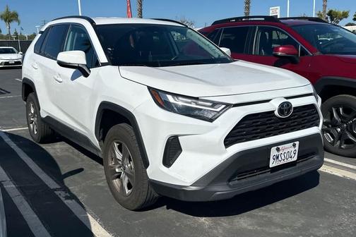 Ice Cap 2024 Toyota RAV4 XLE