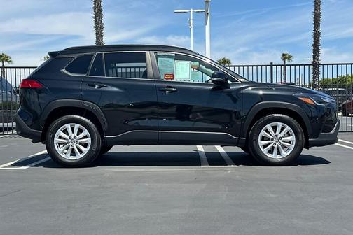 2024 Toyota Corolla Cross LE