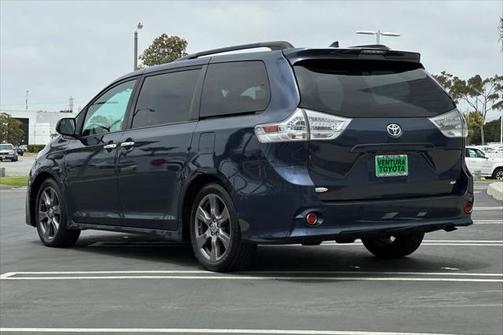 2020 Toyota Sienna SE