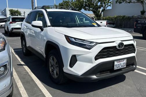 2025 Toyota RAV4 Hybrid LE