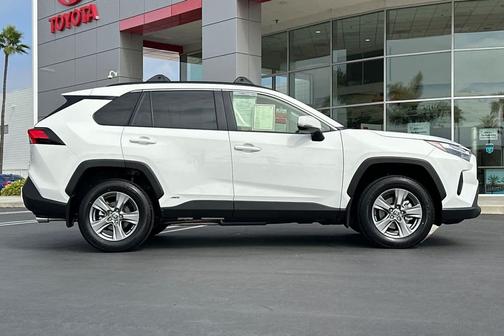 2025 Toyota RAV4 Hybrid LE