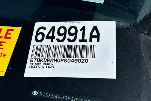 Celestial Silver Metallic 2023 Toyota Highlander XLE