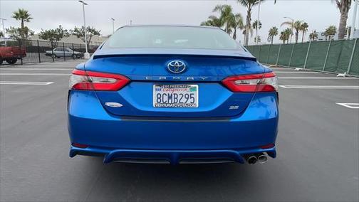 Blue Streak Metallic 2018 Toyota Camry SE