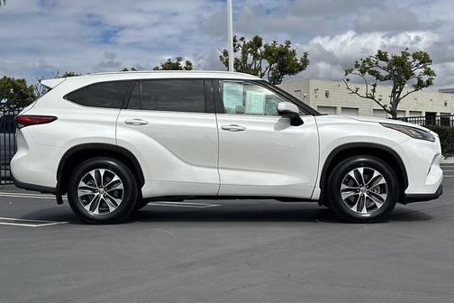 Blizzard Pearl 2020 Toyota Highlander XLE