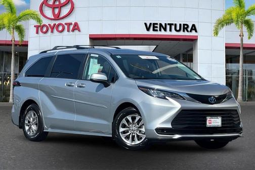 2022 Toyota Sienna LE