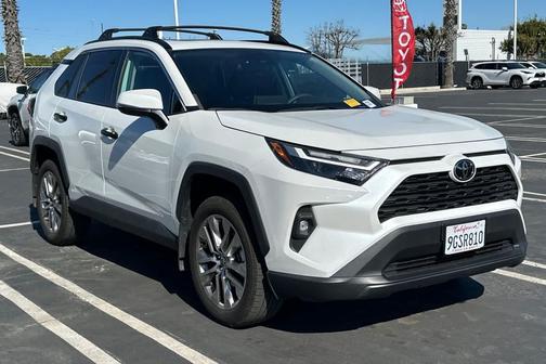2023 Toyota RAV4 XLE Premium