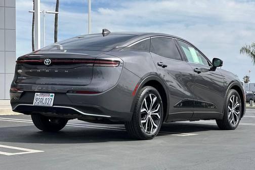 Magnetic Gray Metallic 2024 Toyota Crown XLE