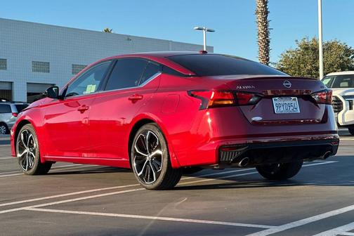 2025 Nissan Altima SR FWD