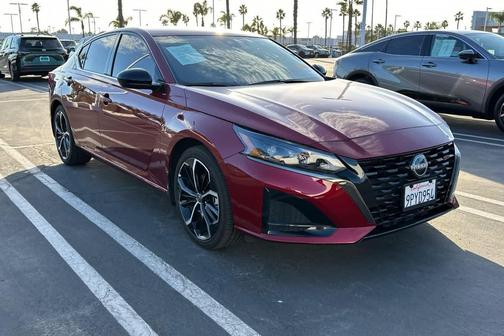 2025 Nissan Altima SR FWD