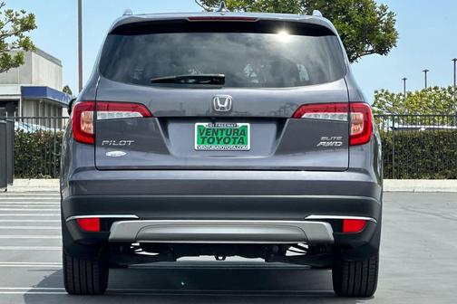 Modern Steel Metallic 2022 Honda Pilot AWD Elite