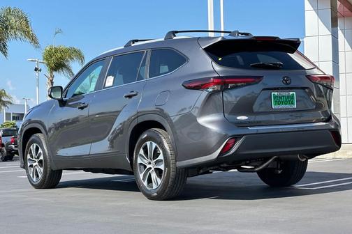 2025 Toyota Highlander XLE