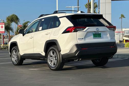 2025 Toyota RAV4 Hybrid LE