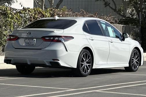 Ice Edge 2022 Toyota Camry SE