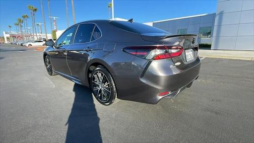 Predawn Gray Mica 2022 Toyota Camry SE