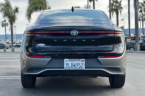 2024 Toyota Crown Platinum