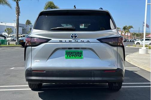 2024 Toyota Sienna XLE 8 Passenger
