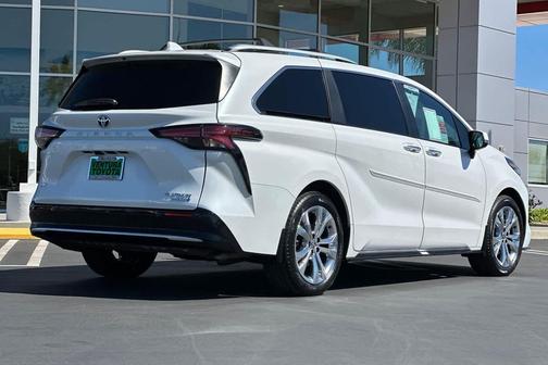 2024 Toyota Sienna Platinum 7 Passenger
