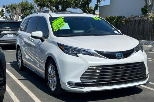 2024 Toyota Sienna Platinum 7 Passenger